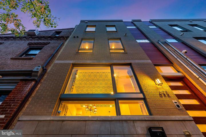 Photo of 622 S 7th Street, Philadelphia PA