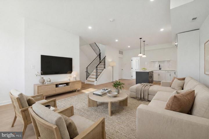 Photo of 2132 E Rush Street