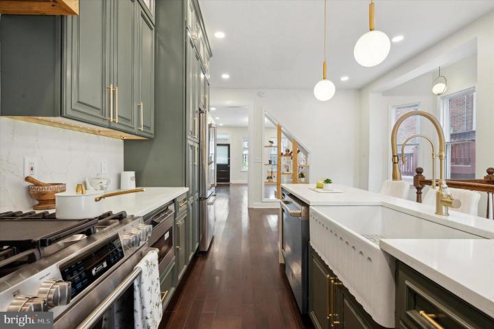 Photo of 4911 Warrington Avenue