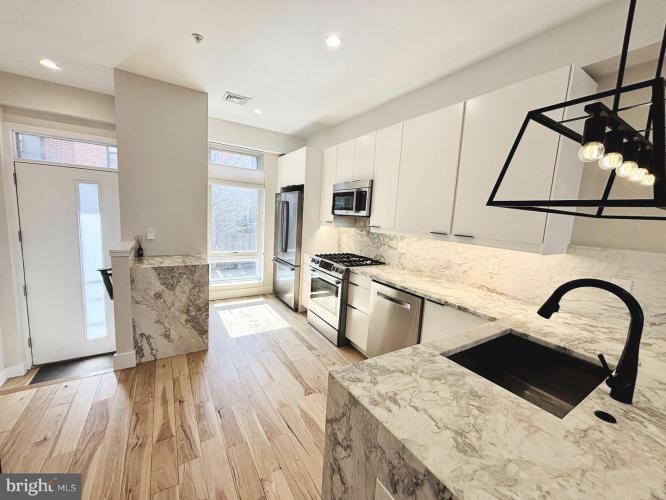 Photo of 2023 Kimball Street