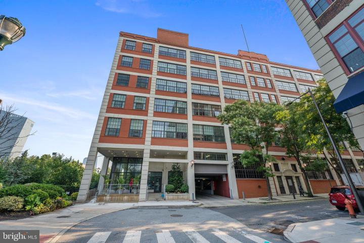 Photo of 2429 Locust Street 319, Philadelphia PA