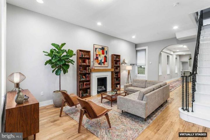 Photo of 2340 W Thompson Street