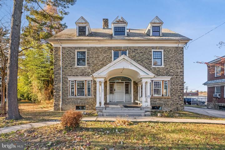 Photo of 329 E Wister Street