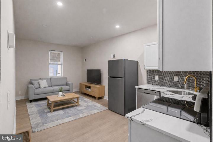 Photo of 521 W Westmoreland Street, Philadelphia PA