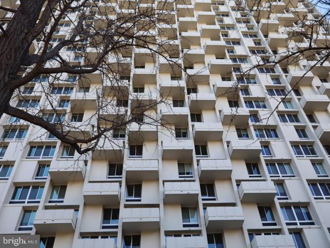 Photo of 604 S Washington Square 2411, Philadelphia PA