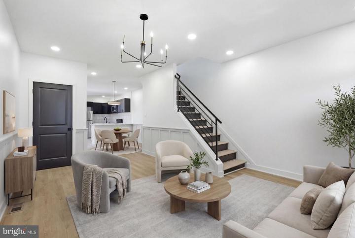 Photo of 5430 Addison Street