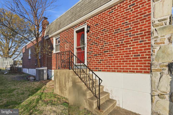 Photo of 7039 Crease Lane