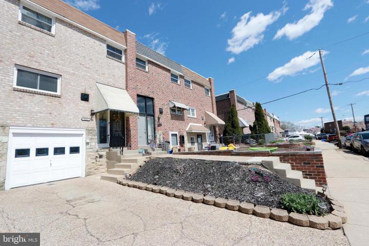 Photo of 3652 E Crown Avenue