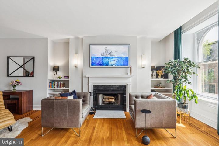 Photo of 2219 Delancey Place 6