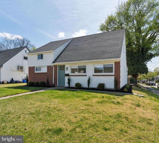 Photo of 6966 Fowler Street