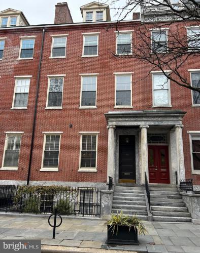 Photo of 918 Spruce Street 11