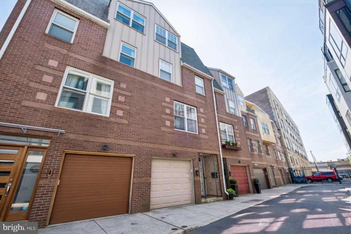 Photo of 612 Queen Street