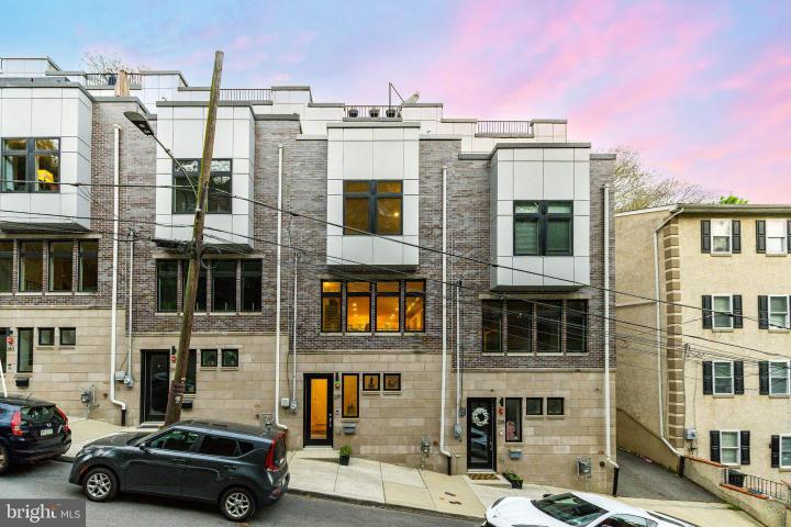 Photo of 239 Lyceum Avenue