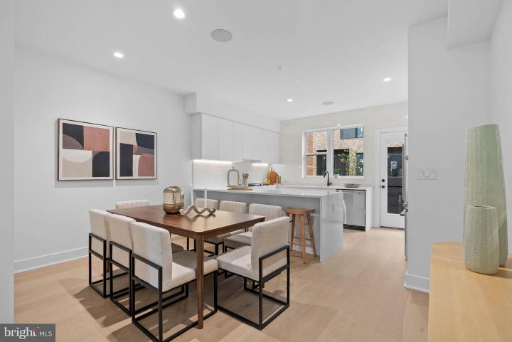 Photo of 654 Fairmount Avenue Model