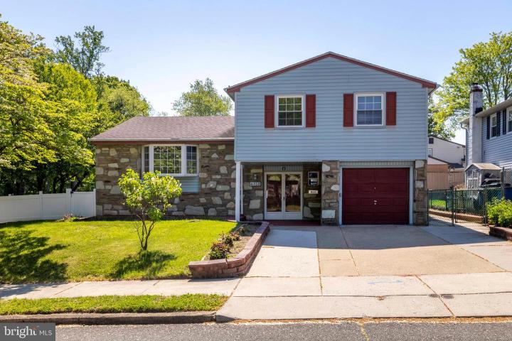 Photo of 468 Woodhaven Plaza, Philadelphia PA