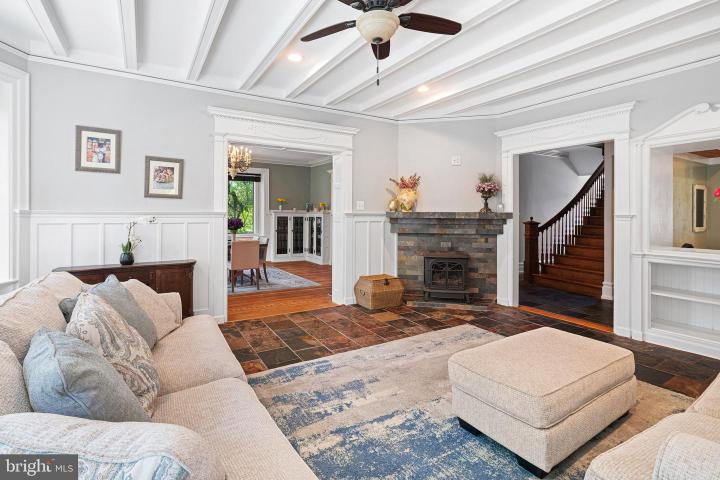 Photo of 112 W Upsal Street