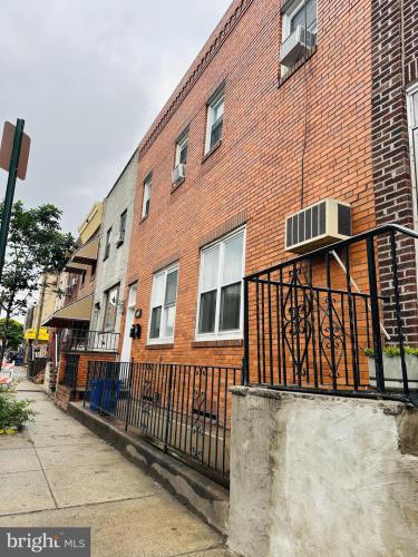 Photo of 2440 S 9th Street, Philadelphia PA