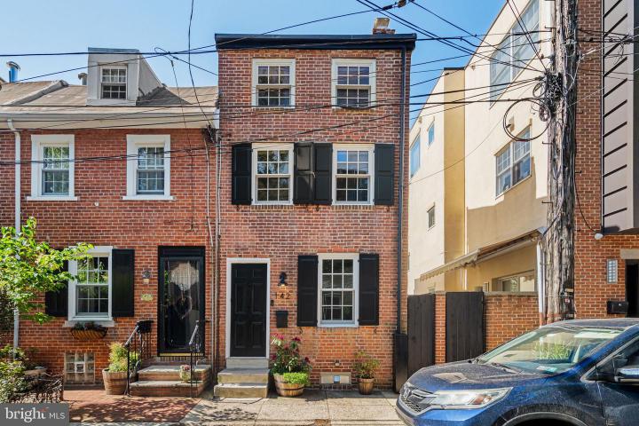 Photo of 142 Carpenter Street, Philadelphia PA