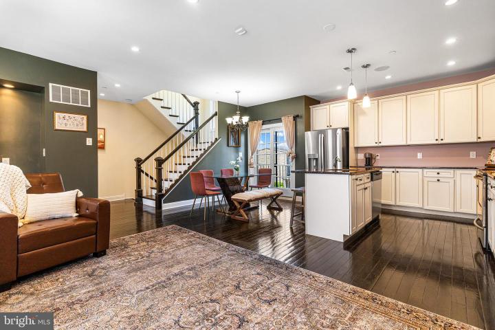 Photo of 308 Dupont Street