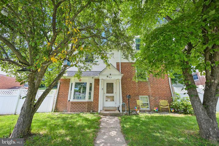 Photo of 913 Lomond Lane