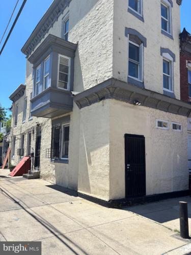 Photo of 924 W Silver Street, Philadelphia PA