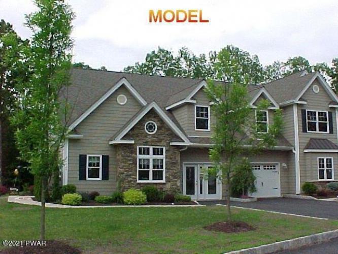 Photo of 404 Macintosh Way, Matamoras PA