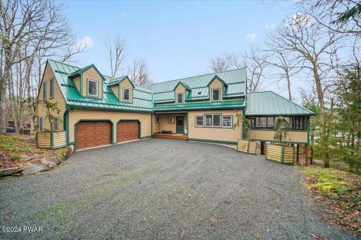 Photo of 812 Dogwood Court, Blooming Grove PA