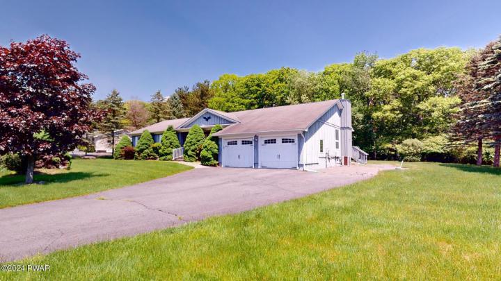Photo of 139 Fairway Drive, Blooming Grove PA