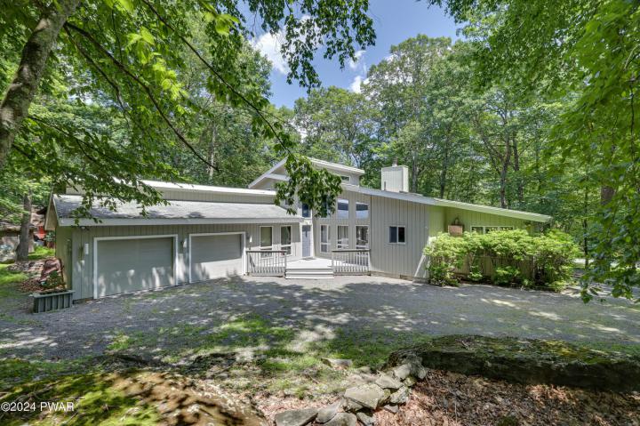 Photo of 108 Heron Bay, Blooming Grove PA