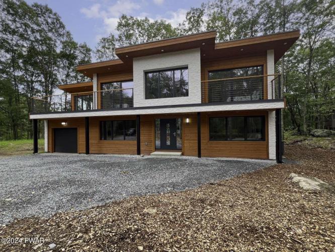 Photo of 118 Ridgeway Drive, Blooming Grove PA