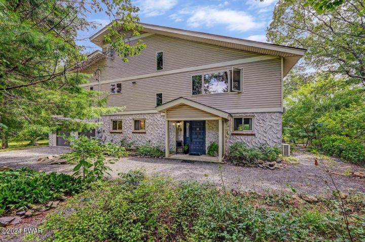 Photo of 109 Highland Lane, Blooming Grove PA