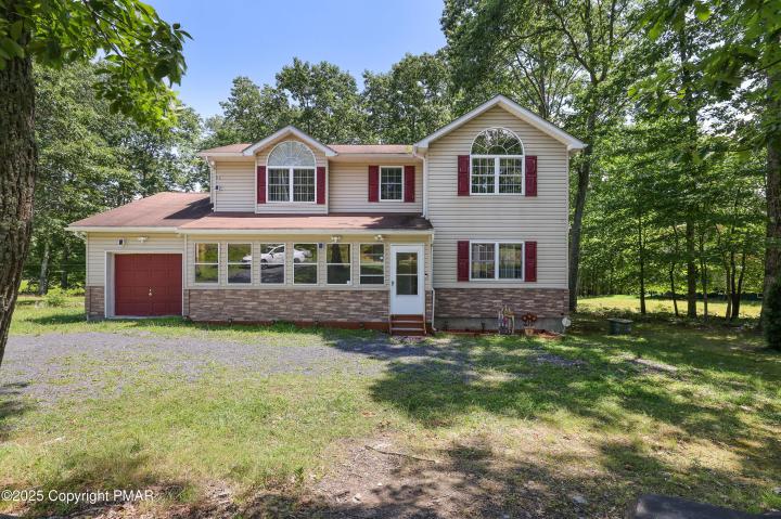 Photo of 138 Kensington Drive, Bushkill PA