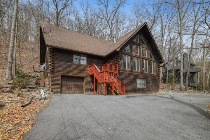 Photo of 232 Stafford Drive, Bushkill PA