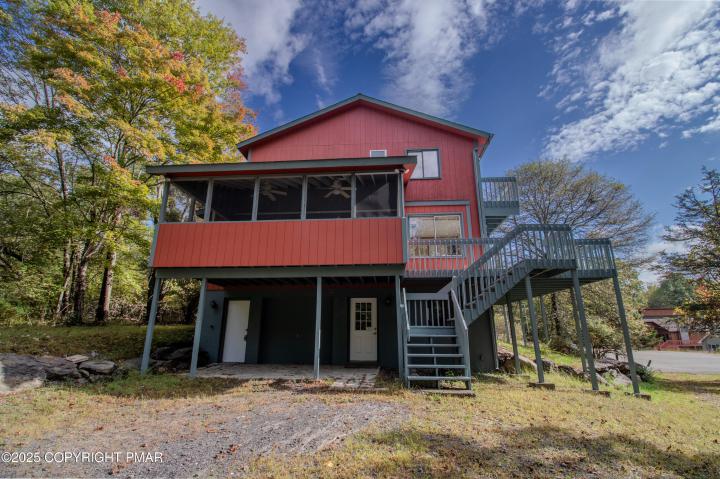 Photo of 1142 Yorkshire Lane, Bushkill PA