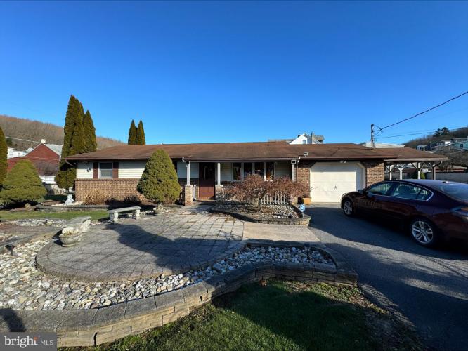 25 S 12th Street, Mahanoy City PA 17948 for sale by EveryHome Realtors