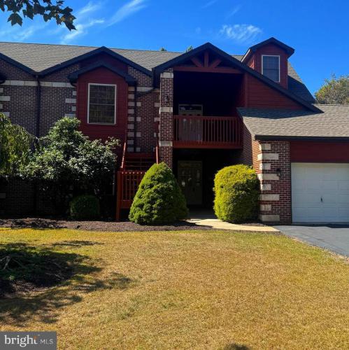 Photo of 1303 Country Club Dr, Hazleton PA