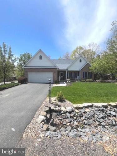 Photo of 1 Pinewood Circle, Hazleton PA