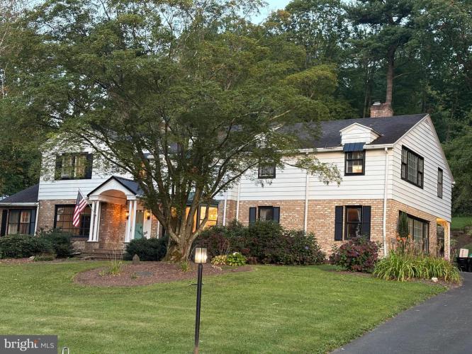 Photo of 1621 Howard Avenue