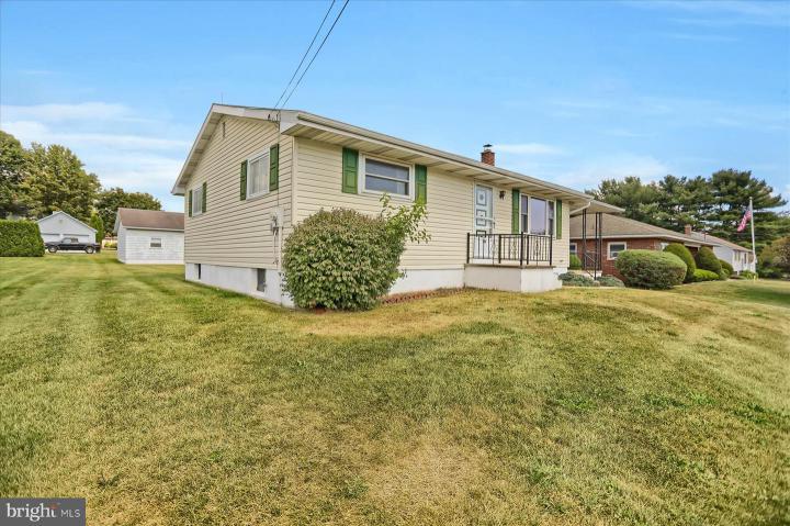 Photo of 616 W Maple Street, Valley View PA