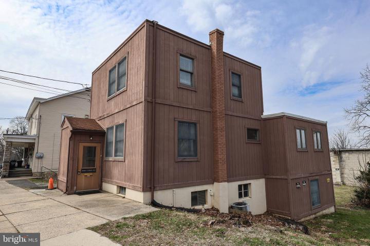 Photo of 2042 mahantongo street, pottsville