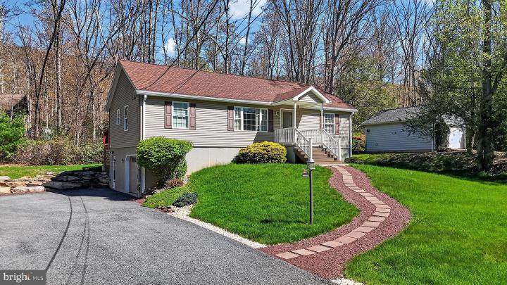 Photo of 23 Blue Berry Lane, Nesquehoning PA