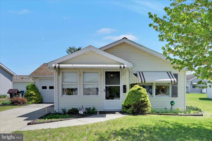 Photo of 545 Honeysuckle Court