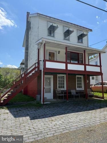 Photo of 596 Old 209 Road