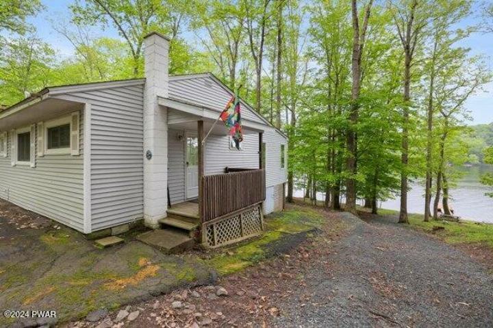 Photo of 62 Lakeview Drive, Paupack PA