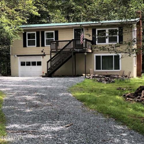 Photo of 90 Windsor Road, Hawley PA