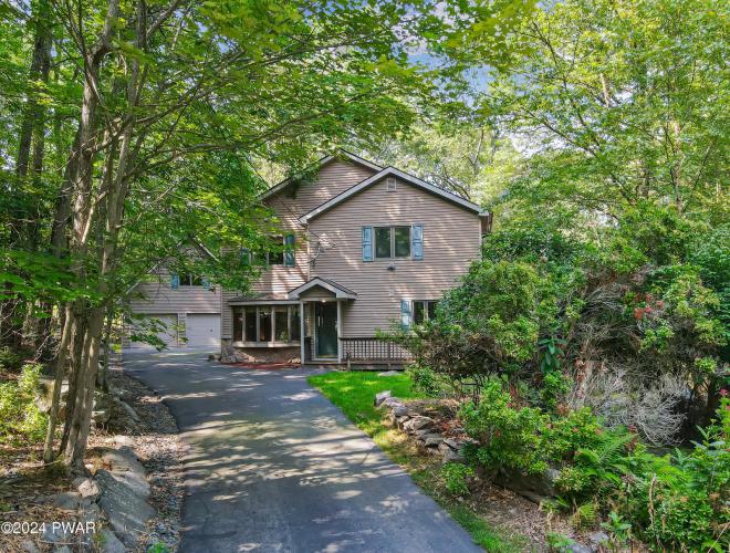 Photo of 54 Cove Point Circle, Paupack PA